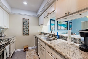 Fridge, microwave, oven, stovetop - Sound view townhome with balcony, alfresco dining, AC, & W&D - snowbird-friendly (Navarre)