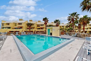 Pool - Sound view townhome with balcony, alfresco dining, AC, & W&D - snowbird-friendly (Navarre)