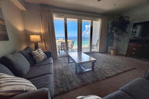 TV, DVD player, offices - 14th-floor condo w/private balcony, water views, outdoor pool, hot tub, gym (Panama City Beach)