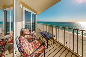 Terrace/patio - Beachfront 6th-floor condo with Gulf views, balcony, outdoor pool & beach access (Panama City Beach)