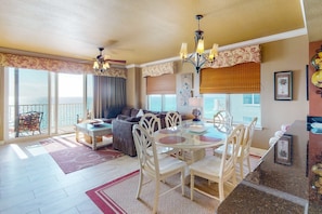 Dining - Beachfront 6th-floor condo with Gulf views, balcony, outdoor pool & beach access (Panama City Beach)
