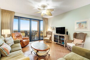 TV, DVD player, offices - Beachfront condo with pool, tennis, fitness center & WiFi (Navarre Beach)