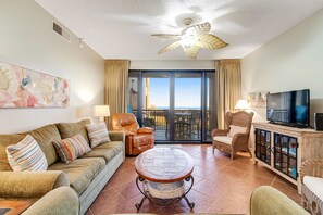 TV, DVD player, offices - Beachfront condo with pool, tennis, fitness center & WiFi (Navarre Beach)
