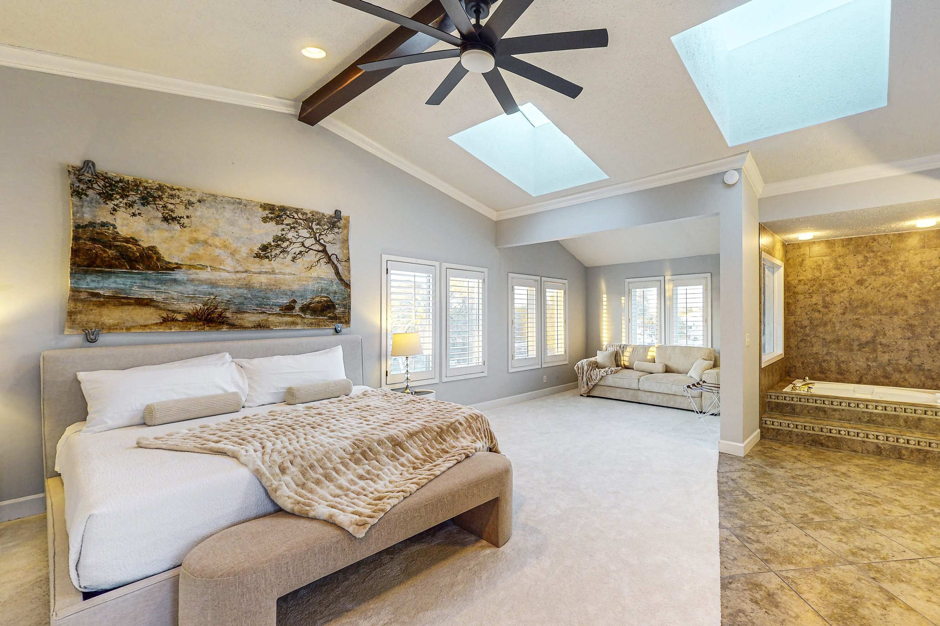 3 habitaciones, tabla de planchar con plancha, wifi y ropa de cama 