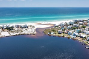 Beach nearby - Tree-lined home with deck and AC - 1 block from the beach, Eastern Lake, and 30A (Santa Rosa Beach)