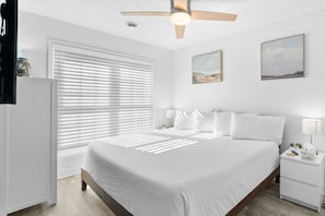 3 Schlafzimmer, Schreibtisch, Bügeleisen/Bügelbrett, WLAN