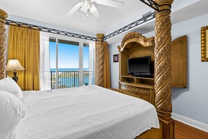 2 bedrooms, iron/ironing board, WiFi, bed sheets - Snowbird-friendly, 11th floor beach condo with balcony, beach views, & shared pool (Miramar Beach)