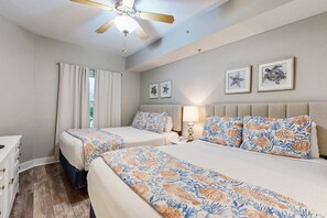 3 bedrooms, Internet, bed sheets - Gulf-front condo with washer/dryer, pools, hot tub, fitness room, & beach access (Fort Walton Beach)