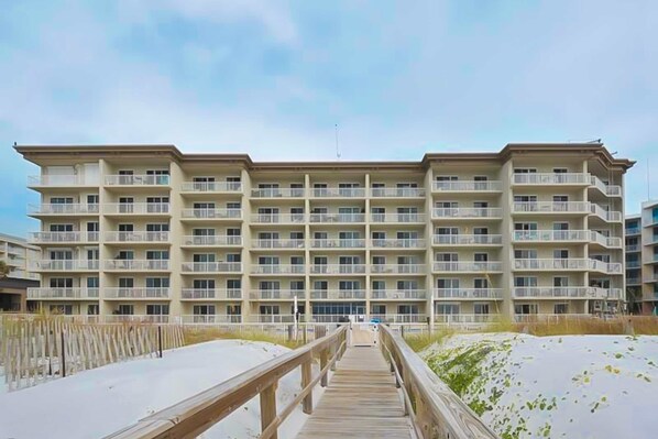 Exterior - Gulf-front condo with washer/dryer, pools, hot tub, fitness room, & beach access (Fort Walton Beach)