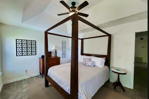 4 habitaciones, tabla de planchar con plancha, cuna de viaje y wifi 