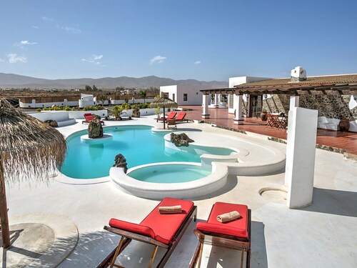 Villa mit privatem Pool by Interhome