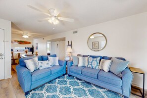 TV, offices - Lovely condo with private beach access - pool, private balcony & laundry (Pensacola Beach)