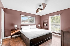 3 bedrooms, iron/ironing board, WiFi, bed sheets - Dog-Friendly Home with Private Pool & High-Speed WiFi - Near Beach & Boat Launch (Gulf Breeze)