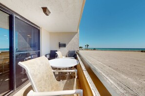 Terrace/patio - 2nd-floor stunning condo with multiple pools, splash pad, & Gulf-front (Destin)