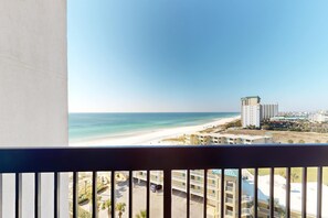 Property grounds - 11th Floor Condo, On-site restaurant, Multiple pools, hot tub, w/ splash pad (Destin)