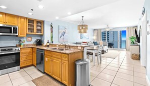 Interior - Bright beach condo with water views & private balcony - pool, gym & beach (Destin)