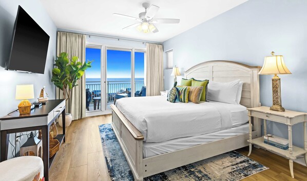 3 bedrooms, iron/ironing board, WiFi, bed sheets - Bright beach condo with water views & private balcony - pool, gym & beach (Destin)