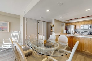 Dining - Dreamy Beach Gem W/ Shared Pool, Private Balcony, Water Views & Fast WiFi (Pensacola Beach)