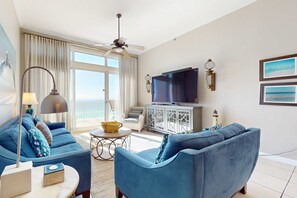 TV, DVD player, offices - Penthouse home with gulf views from balcony - shared pool & beach access (Destin)