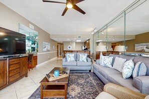 TV, DVD player, offices - Superb Gulf front condo with pool, pool spa & fitness center access (Destin)