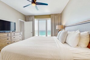 2 bedrooms, iron/ironing board, WiFi - Superb Gulf front condo with pool, pool spa & fitness center access (Destin)