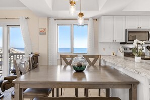 Dining - Oceanfront penthouse with pools, sauna, beach access & breathtaking ocean views (Panama City Beach)