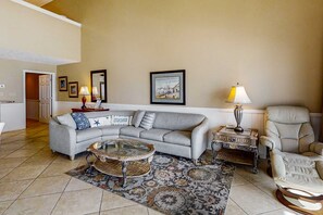 TV, DVD player, offices - 3rd Floor Condo Amenities, Beach Access, Beach Equipment Included (Destin)