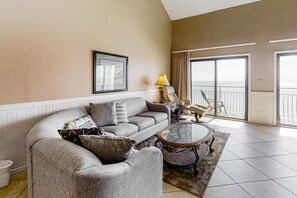 TV, DVD player, offices - 3rd Floor Condo Amenities, Beach Access, Beach Equipment Included (Destin)
