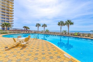 Pool - 2nd Floor Cute Gulf Front Condo Many Amenities, Private Beach Access (Navarre Beach)
