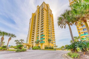 Exterior - 2nd Floor Cute Gulf Front Condo Many Amenities, Private Beach Access (Navarre Beach)