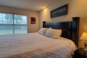 4 bedrooms, WiFi, bed sheets - Private home near the beach with washer and dryer and free Wifi (Navarre)