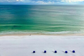 On the beach - Emerald Towers 0801 (Destin)