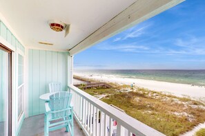 Property grounds - Beachfront townhome with large deck & Gulf view - near Pier Park (Panama City Beach)