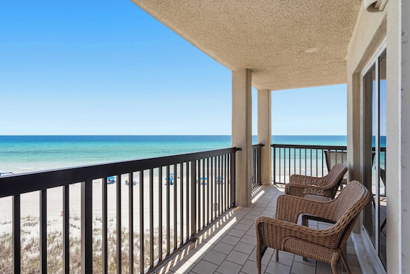 Property grounds - Beachfront condo with furnished balcony, pools, tennis courts, & hot tub (Panama City Beach)