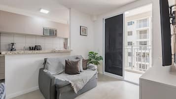 Basic Apartment | Living area