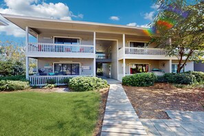 Exterior - Cute ground floor condo with shared pool, access to shuffleboard and tennis (Santa Rosa Beach)