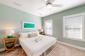3 bedrooms, iron/ironing board, WiFi, bed sheets - Dog-friendly home on Signal Hill Golf Course with balcony - close to the beach (Panama City Beach)