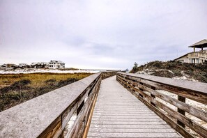 Property grounds - Picturesque gulf-front condo on 30A Steps to beach Charcoal grills on-site (Santa Rosa Beach)