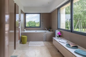 Nicht klassifiziertes Bild, 3 von 18, Schaltfläche