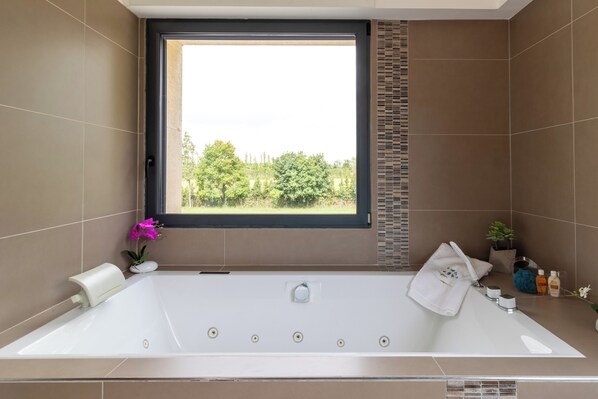 Nicht klassifiziertes Bild, 1 von 18, Schaltfläche