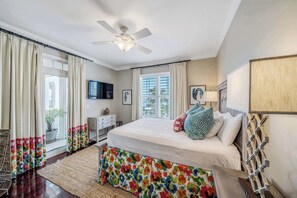 4 bedrooms, desk, iron/ironing board, WiFi - Luxurious bayfront condo in a gated resort with an amazing pool & hot tub (Panama City Beach)