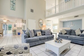 TV - Spacious home near beaches with backyard patio, private outdoor pool, W/D & AC (Santa Rosa Beach)