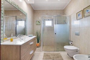 Nicht klassifiziertes Bild, 3 von 28, Schaltfläche