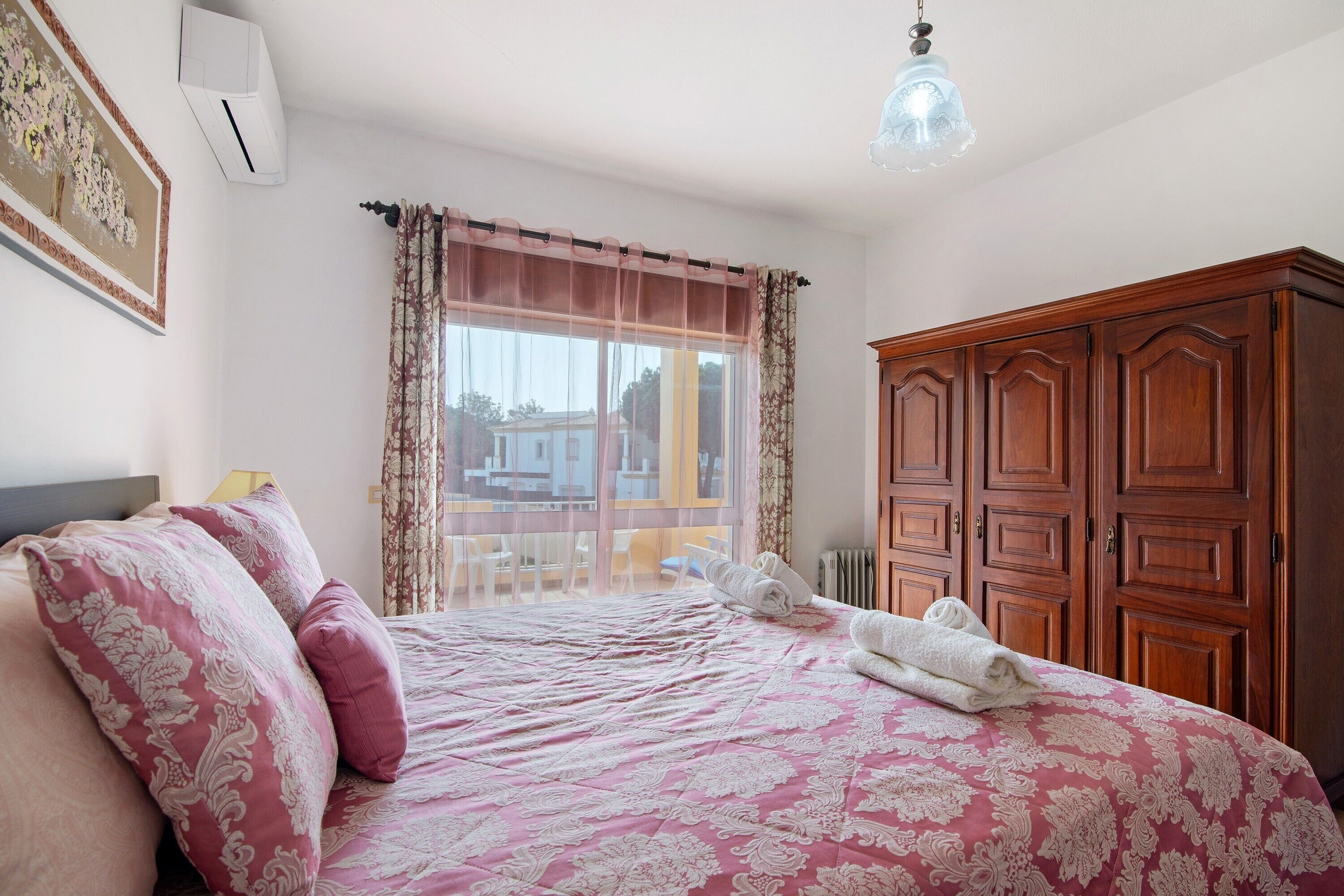 2 dormitorios, tabla de planchar con plancha, wifi y ropa de cama