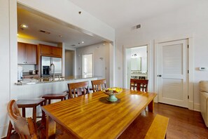 Dining - Polished condo with balcony & pools - one block from the beach (Santa Rosa Beach)