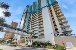 Exterior - Gulf Front Family friendly getaway w/Beach Service (Panama City Beach)