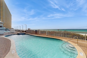 Pool - Gulf Front Family friendly getaway w/Beach Service (Panama City Beach)