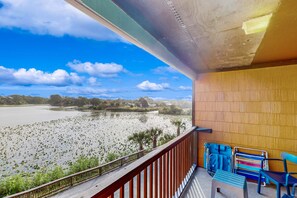 Property grounds - Lovely second-floor condo w/beach access & shared outdoor pool (Panama City Beach)