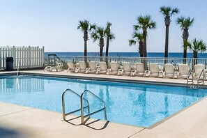 Pool - Comfy townhome with AC, W/D, pool, tennis, & mini-golf - near beach (Panama City Beach)