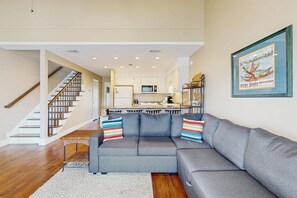 TV, offices - Cozy coastal condo with a loft, shared pool and beach access (Panama City Beach)